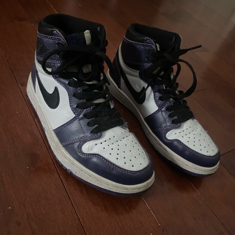 Selling Jordan 1s, Court Purples
Style: 555088-500
Release Date: 04/11/2020